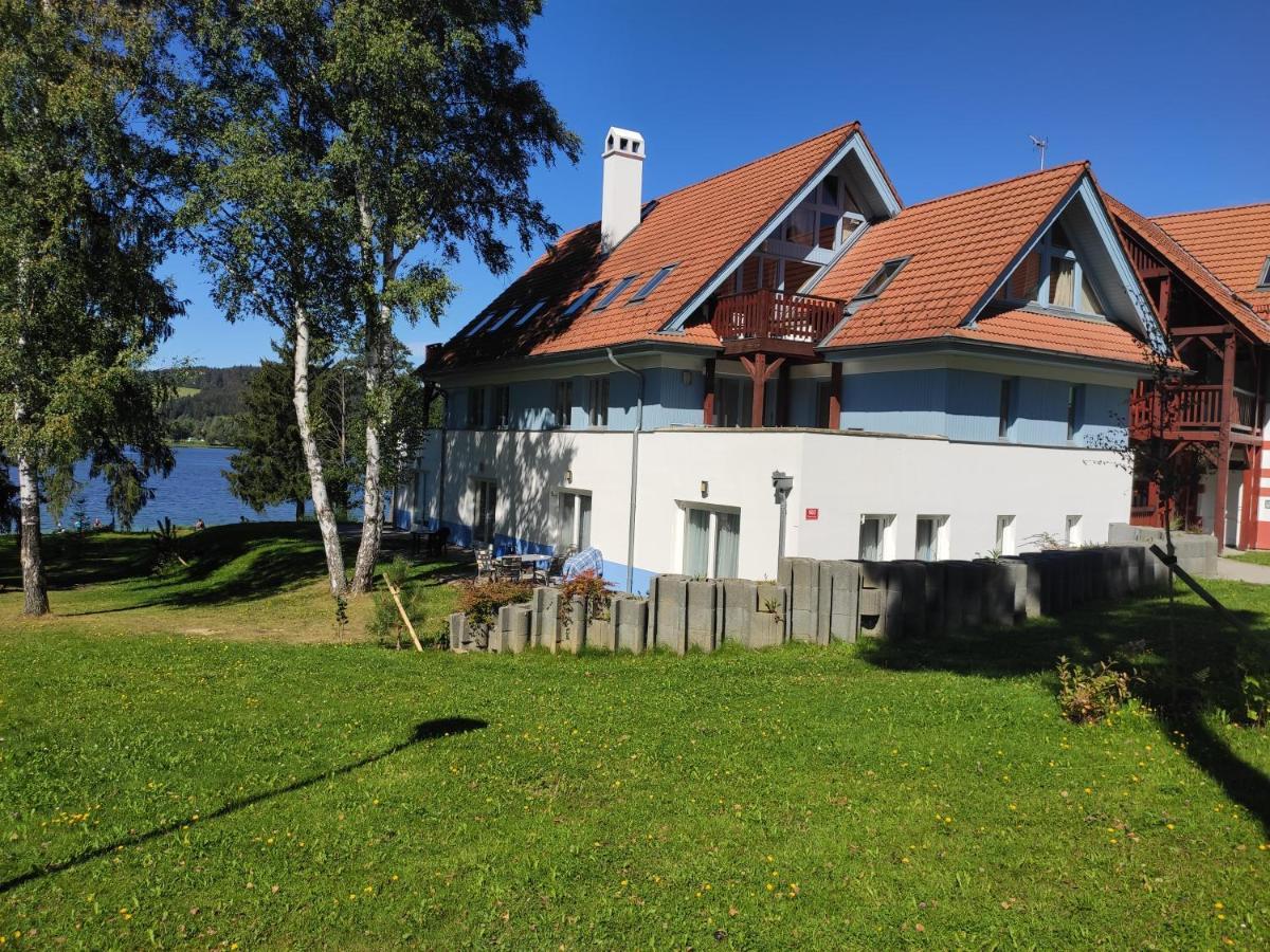 Апартаменты Lipno Riviera - Mysi V Bote Липно-над-Влтавой Экстерьер фото