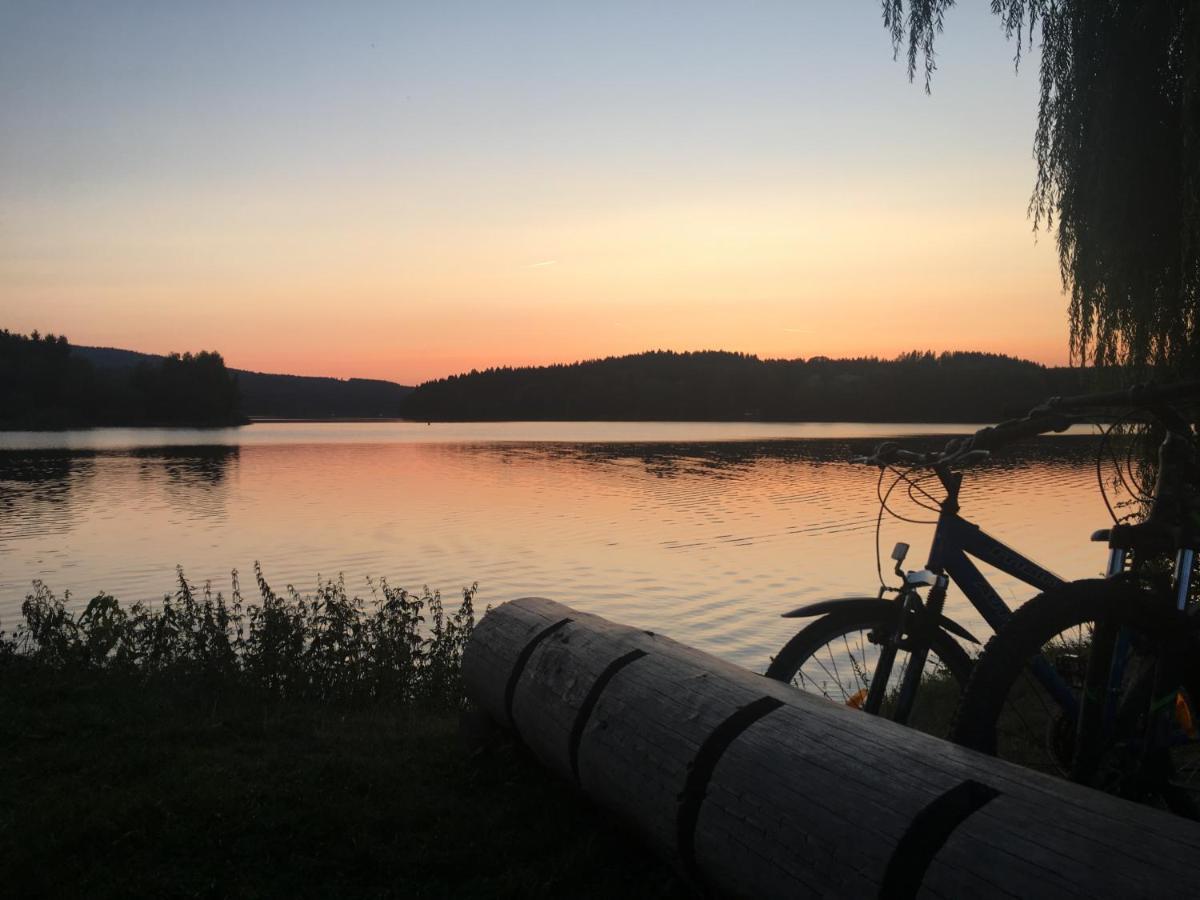 Апартаменты Lipno Riviera - Mysi V Bote Липно-над-Влтавой Экстерьер фото